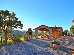 Cosy Agriturismo in Toscana With Outdoor Swimming Pool