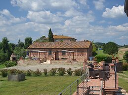 Cosy Agriturismo in Toscana With Outdoor Swimming Pool