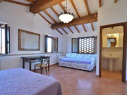 Cosy Agriturismo in Toscana With Outdoor Swimming Pool