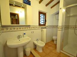 Cosy Agriturismo in Toscana With Outdoor Swimming Pool