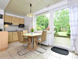 Garden-view Apartment in Heringhausen Lake City Centre