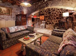 Charming Farmhouse in Cros-de-georand With Swimming Pool