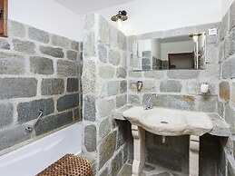 Charming Farmhouse in Cros-de-georand With Swimming Pool