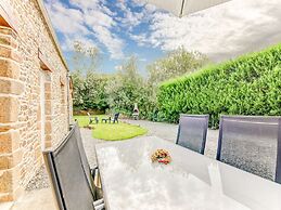 Welcoming Holiday Home in Brainville With Fenced Garden