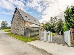 Welcoming Holiday Home in Brainville With Fenced Garden