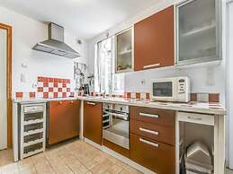 Welcoming Holiday Home in Brainville With Fenced Garden