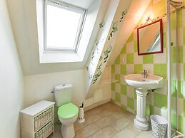 Welcoming Holiday Home in Brainville With Fenced Garden