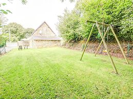 Welcoming Holiday Home in Brainville With Fenced Garden