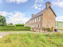 Welcoming Holiday Home in Brainville With Fenced Garden