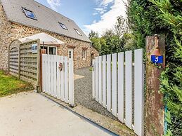 Welcoming Holiday Home in Brainville With Fenced Garden