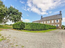 Welcoming Holiday Home in Brainville With Fenced Garden