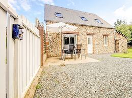 Welcoming Holiday Home in Brainville With Fenced Garden