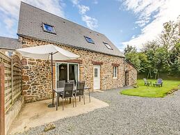 Welcoming Holiday Home in Brainville With Fenced Garden