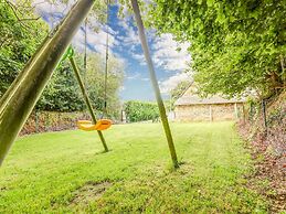 Welcoming Holiday Home in Brainville With Fenced Garden