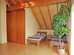 Beautiful and Cosy Apartment in a Wooded and Mostly Quite Rustic Ambie