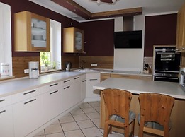 Beautiful and Cosy Apartment in a Wooded and Mostly Quite Rustic Ambie