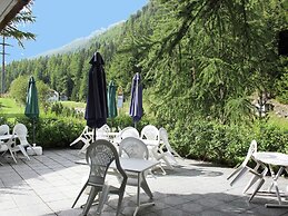 Modern Chalet in Saas-balen With Garden