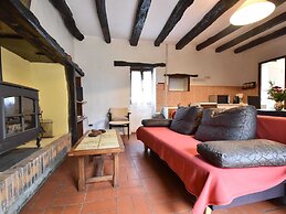 Quaint Home in Berbiguieres, Valley of the Castles at 15min