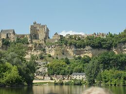 Quaint Home in Berbiguieres, Valley of the Castles at 15min