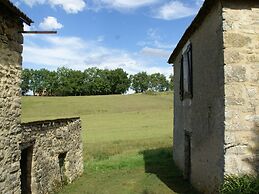 Quaint Home in Berbiguieres, Valley of the Castles at 15min