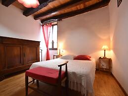 Quaint Home in Berbiguieres, Valley of the Castles at 15min