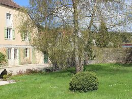 Boutique Holiday Home in Bouix With Garden