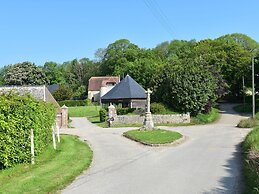 Spacious Cottage With Private Garden in Normandy