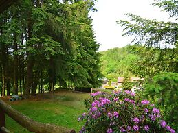 Lively Holiday Home With Garden, Barbecue, Garden Furniture