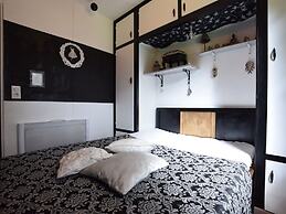 Lively Holiday Home With Garden, Barbecue, Garden Furniture