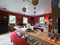 Lively Holiday Home With Garden, Barbecue, Garden Furniture