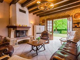Chic Holiday Home in Siorac-en-perigord With