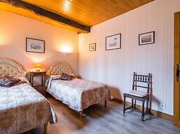 Chic Holiday Home in Siorac-en-perigord With