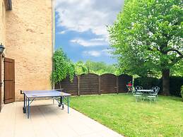 Chic Holiday Home in Siorac-en-perigord With