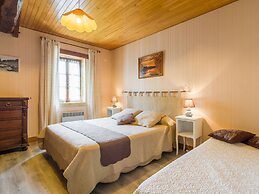 Chic Holiday Home in Siorac-en-perigord With