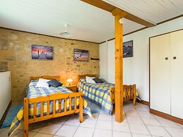 Chic Holiday Home in Siorac-en-perigord With