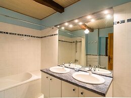 Chic Holiday Home in Siorac-en-perigord With