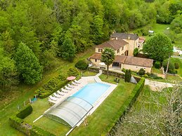 Chic Holiday Home in Siorac-en-perigord With