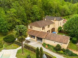 Chic Holiday Home in Siorac-en-perigord With