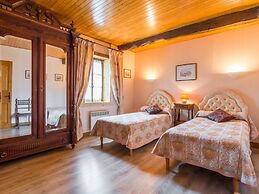 Chic Holiday Home in Siorac-en-perigord With