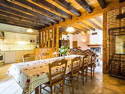 Chic Holiday Home in Siorac-en-perigord With