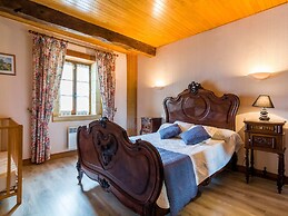 Chic Holiday Home in Siorac-en-perigord With