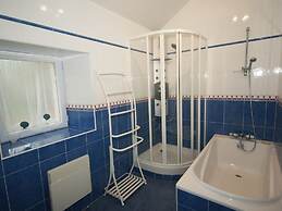 Spacious Holiday Home in Besse With Swimming Pool