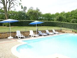 Spacious Holiday Home in Besse With Swimming Pool