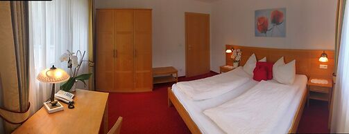 Residence Lahnhof, Laces