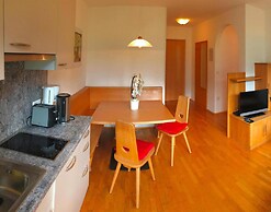 Residence Lahnhof, Laces