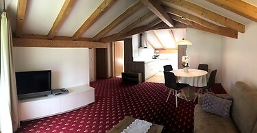 Residence Lahnhof, Laces