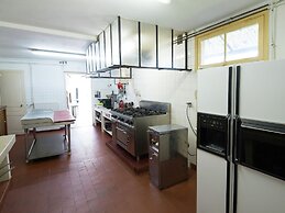 Unique Holiday Home in Saint-honore-les-bains With Garden