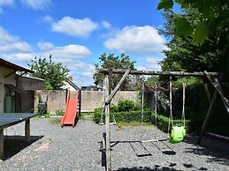Unique Holiday Home in Saint-honore-les-bains With Garden