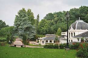 Unique Holiday Home in Saint-honore-les-bains With Garden