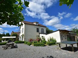 Unique Holiday Home in Saint-honore-les-bains With Garden